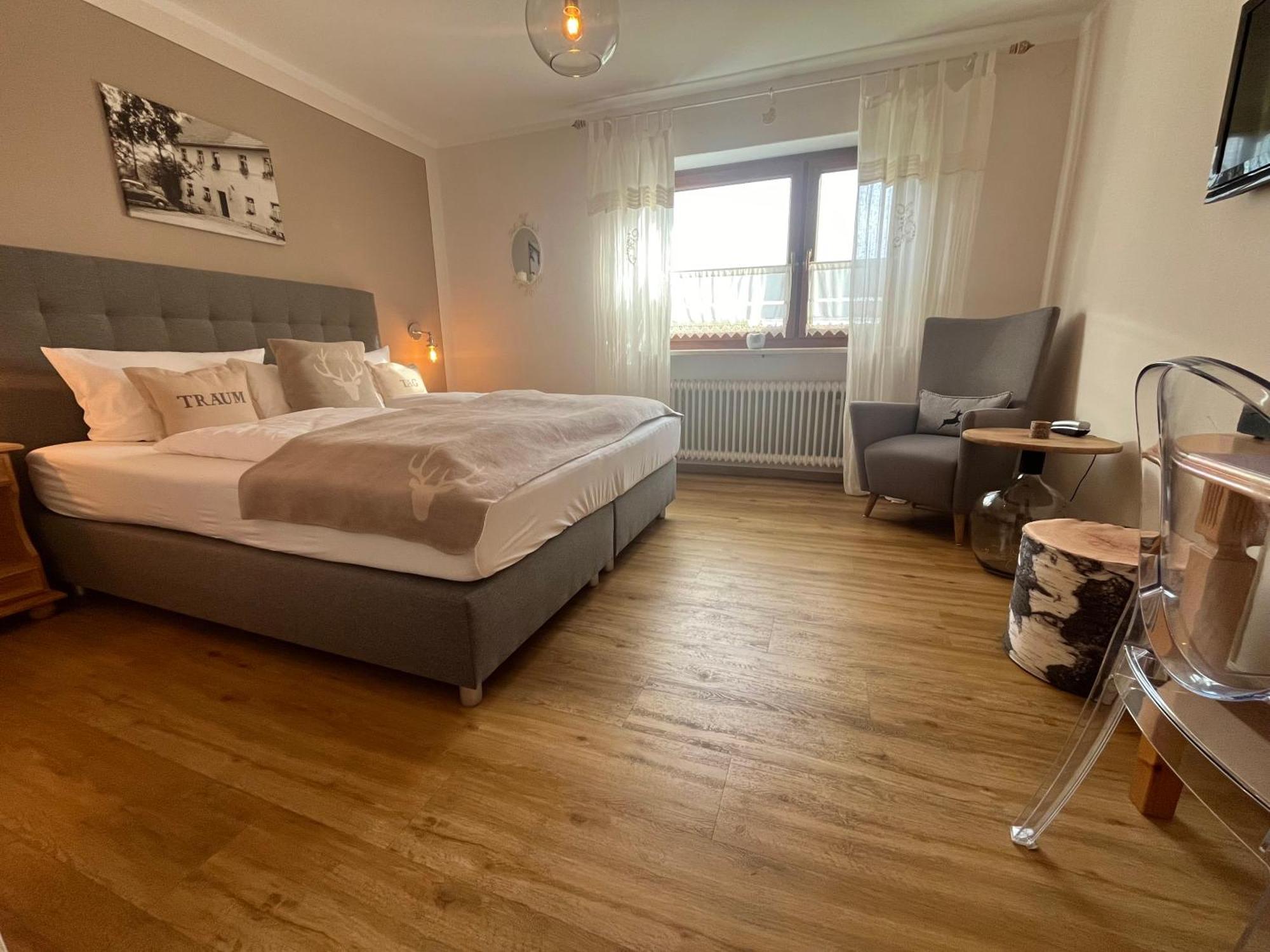 Landhotel Lindenhof Vohenstrauss Dış mekan fotoğraf